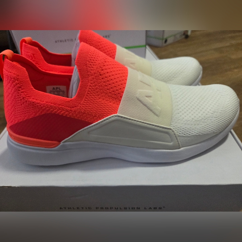 Mens APL Techloom Bliss- Impulse Red/pristine Ivory